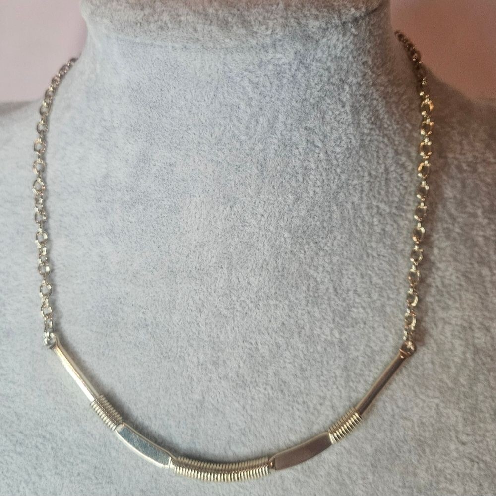 Vintage Gold Tone Collar Style With Wire Wrapped Design 80s-90s 16" GUC